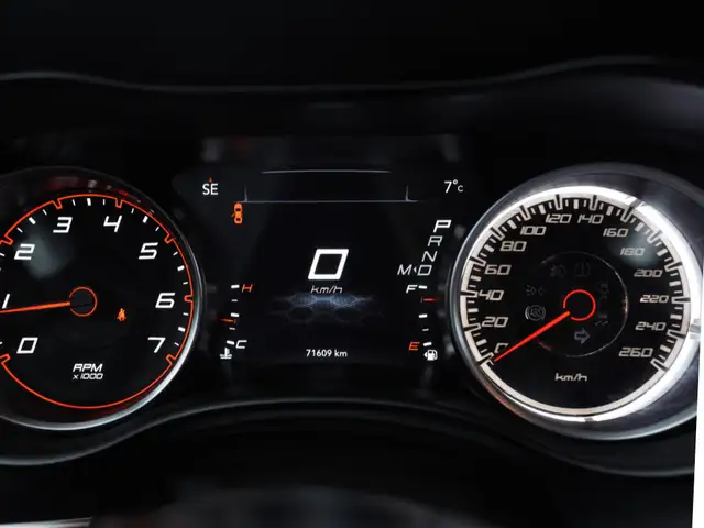 2020 Dodge Charger R / T, V8, Apple Carplay, Alloys. - Photo 17