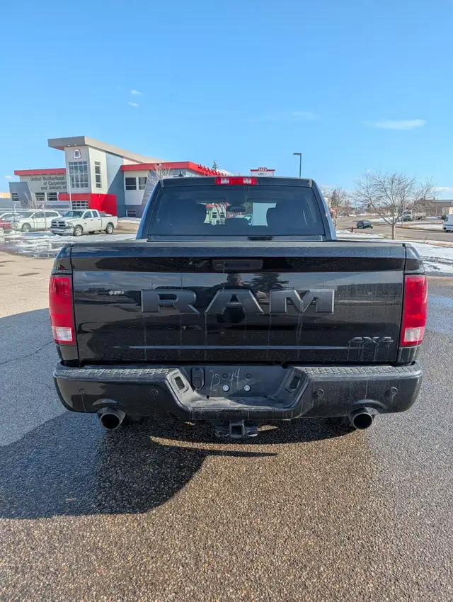 2023 Ram 1500 Classic Express 4x4 Crew Cab 5'7' Box - Photo 4