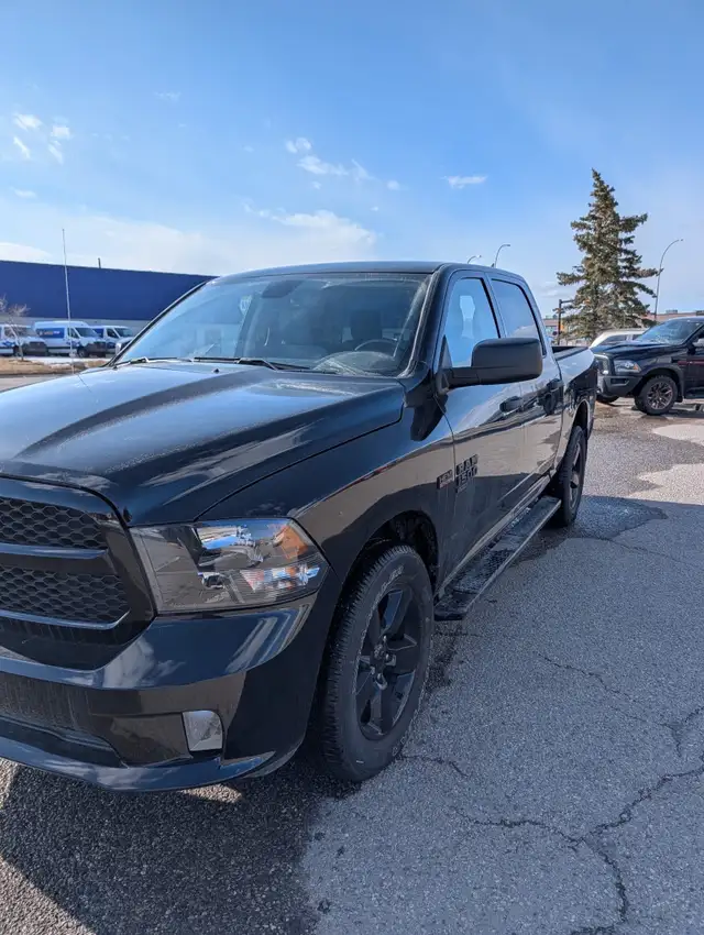 2023 Ram 1500 Classic Express 4x4 Crew Cab 5'7' Box - Photo 5