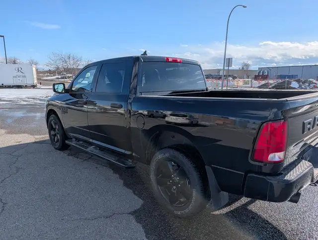 2023 Ram 1500 Classic Express 4x4 Crew Cab 5'7' Box - Photo 6