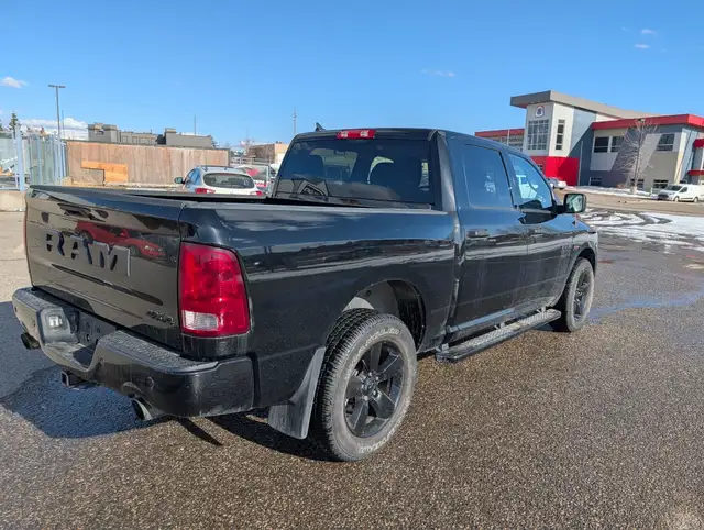 2023 Ram 1500 Classic Express 4x4 Crew Cab 5'7' Box - Photo 7