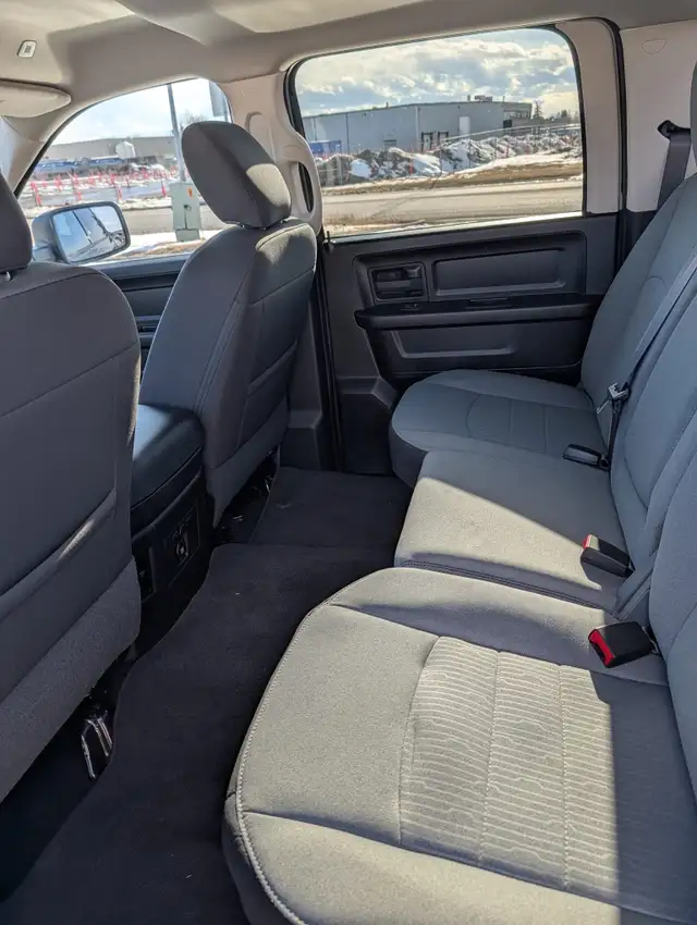 2023 Ram 1500 Classic Express 4x4 Crew Cab 5'7' Box - Photo 9