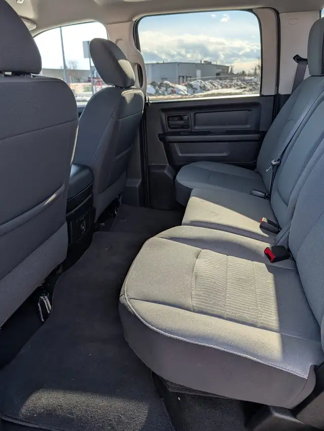 2023 Ram 1500 Classic Express 4x4 Crew Cab 5'7' Box - Photo 10