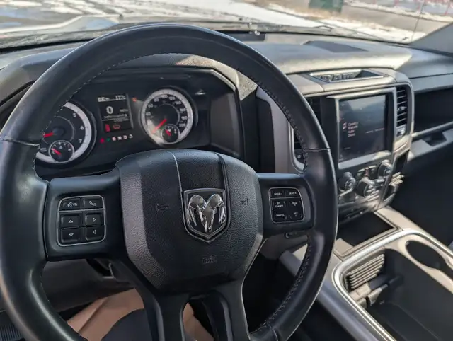 2023 Ram 1500 Classic Express 4x4 Crew Cab 5'7' Box - Photo 14