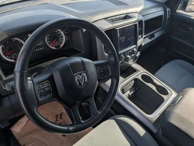 2023 Ram 1500 Classic Express 4x4 Crew Cab 5'7' Box - Photo 16