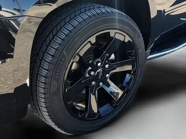 2017 Chevrolet Suburban Premier TRADE-IN | PREMIER PACKAGE |... - Photo 6