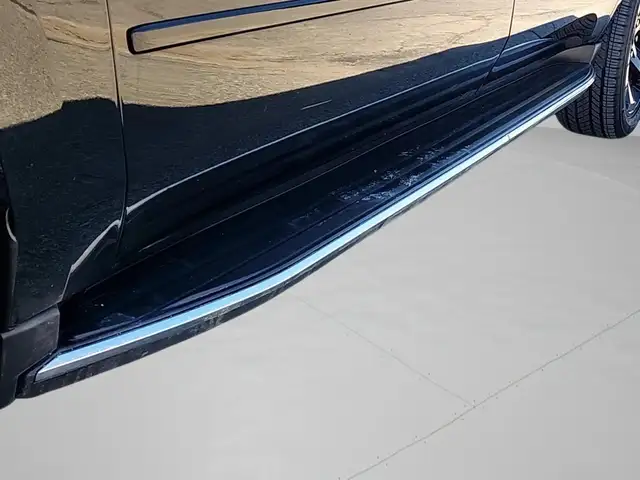 2017 Chevrolet Suburban Premier TRADE-IN | PREMIER PACKAGE |... - Photo 7