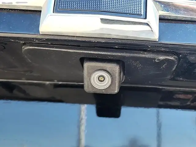 2017 Chevrolet Suburban Premier TRADE-IN | PREMIER PACKAGE |... - Photo 8