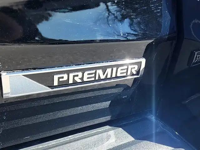 2017 Chevrolet Suburban Premier TRADE-IN | PREMIER PACKAGE |... - Photo 9