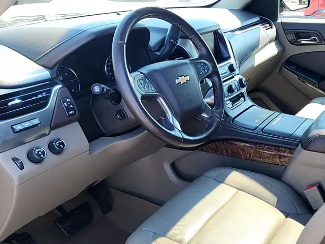 2017 Chevrolet Suburban Premier TRADE-IN | PREMIER PACKAGE |... - Photo 10