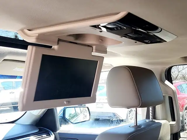 2017 Chevrolet Suburban Premier TRADE-IN | PREMIER PACKAGE |... - Photo 13