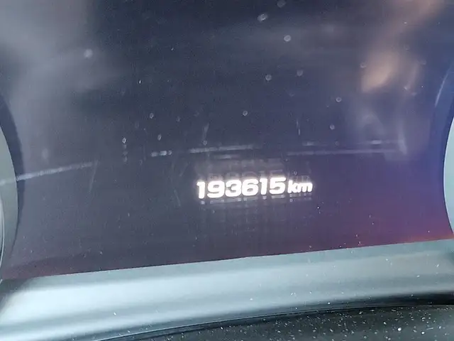 2017 Chevrolet Suburban Premier TRADE-IN | PREMIER PACKAGE |... - Photo 14