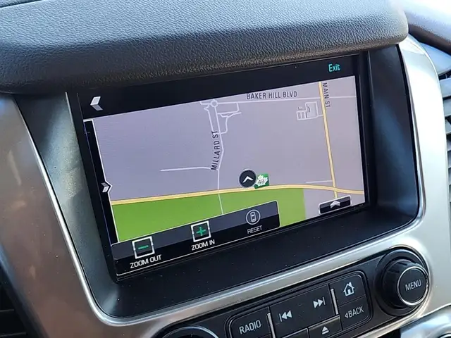 2017 Chevrolet Suburban Premier TRADE-IN | PREMIER PACKAGE |... - Photo 17