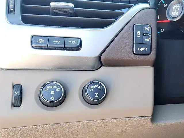 2017 Chevrolet Suburban Premier TRADE-IN | PREMIER PACKAGE |... - Photo 20