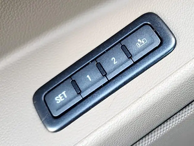 2017 Chevrolet Suburban Premier TRADE-IN | PREMIER PACKAGE |... - Photo 22