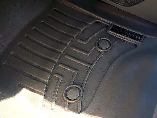 2017 Chevrolet Suburban Premier TRADE-IN | PREMIER PACKAGE |... - Photo 24