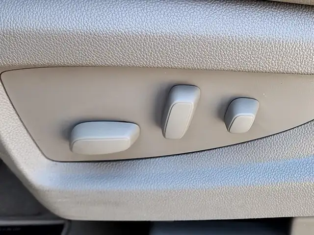 2017 Chevrolet Suburban Premier TRADE-IN | PREMIER PACKAGE |... - Photo 27