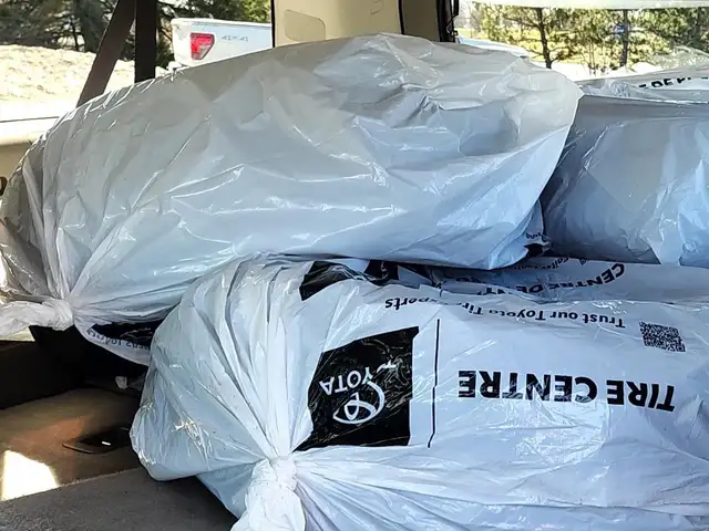 2017 Chevrolet Suburban Premier TRADE-IN | PREMIER PACKAGE |... - Photo 29