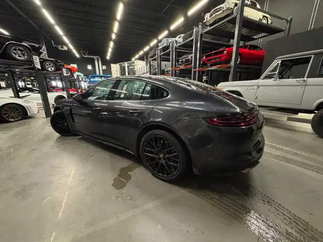 2019 Porsche Panamera 4 | Premium Package Plus | Adaptive Air - Photo 3