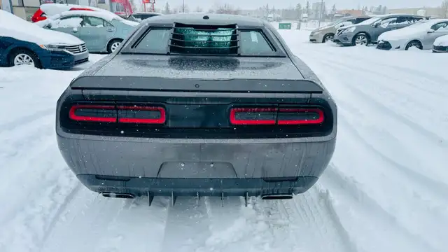 2016 Dodge Challenger 2dr Cpe SXT - Photo 4