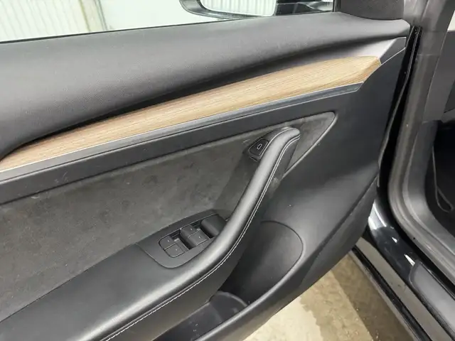 Tesla Model 3 SR  2023 à vendre - Photo 13