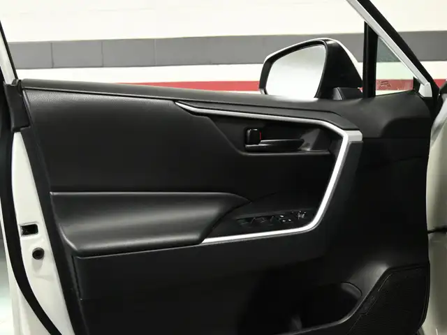 2024 Toyota RAV4 LE No Accident Radar Cruise Blindspot Lane Assi - Photo 11