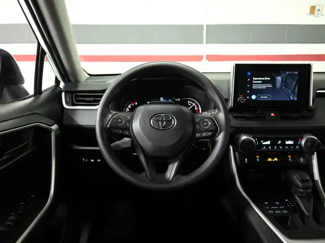 2024 Toyota RAV4 LE No Accident Radar Cruise Blindspot Lane Assi - Photo 12
