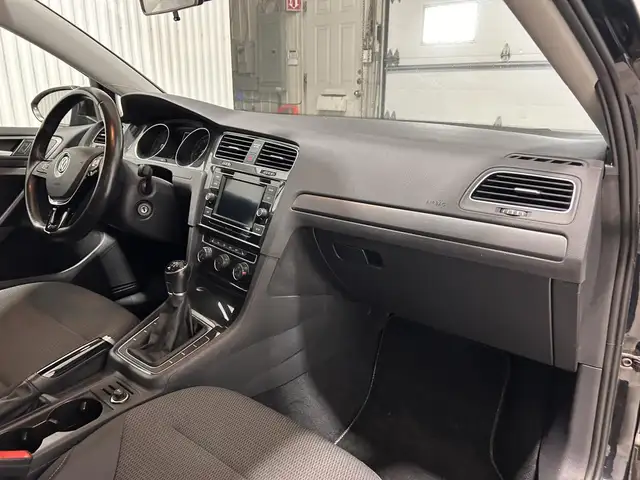 Volkswagen Golf Comfortline 5 portes avec boîte manuelle 2019 à - Photo 19