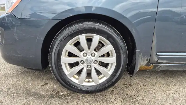 2012 Kia Rondo - Photo 15