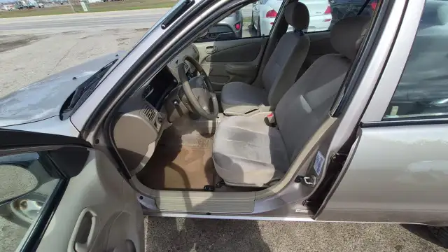 1998 Toyota Corolla LE, ONLY 111KMS, DRIVES GREAT, AS IS - Photo 9