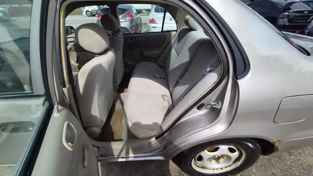 1998 Toyota Corolla LE, ONLY 111KMS, DRIVES GREAT, AS IS - Photo 10