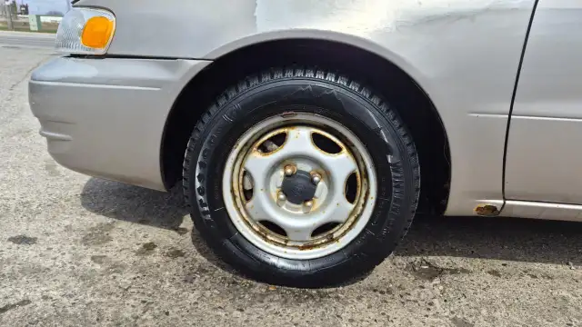 1998 Toyota Corolla LE, ONLY 111KMS, DRIVES GREAT, AS IS - Photo 15