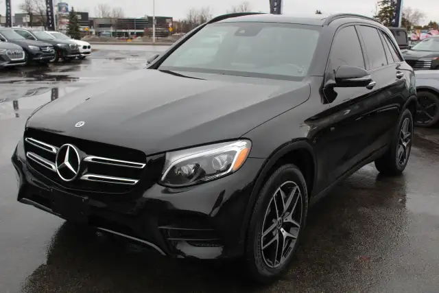 2019 Mercedes GLC 300 sport amg night pack, panoramic, mags 19'' - Photo 2