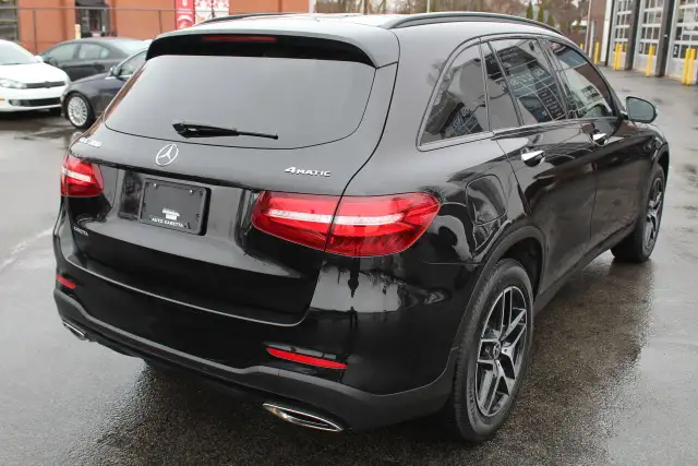 2019 Mercedes GLC 300 sport amg night pack, panoramic, mags 19'' - Photo 4