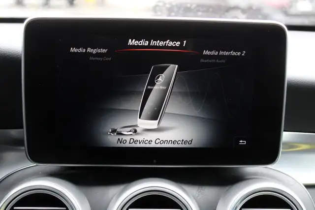 2019 Mercedes GLC 300 sport amg night pack, panoramic, mags 19'' - Photo 23