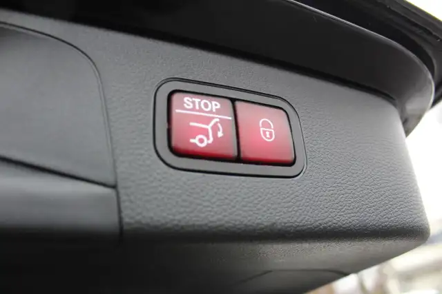 2019 Mercedes GLC 300 sport amg night pack, panoramic, mags 19'' - Photo 28