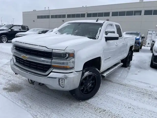 2018 Chevrolet Silverado 1500 LT 5.3L - Photo 3