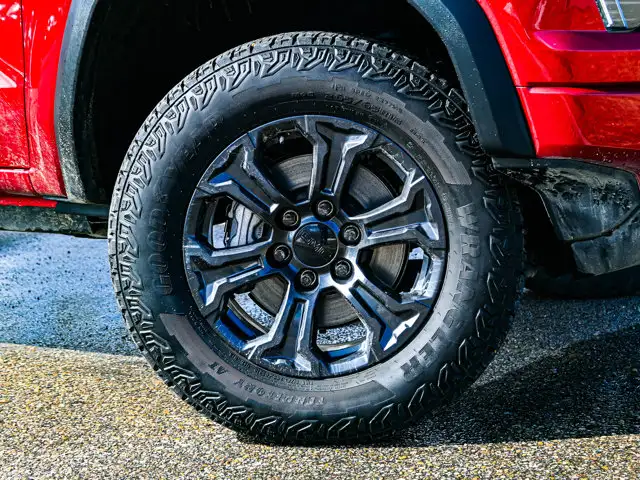 2024 GMC Canyon Elevation 2.7L - Photo 5