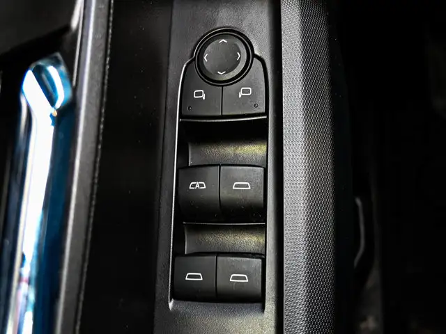 2024 GMC Canyon Elevation 2.7L - Photo 17