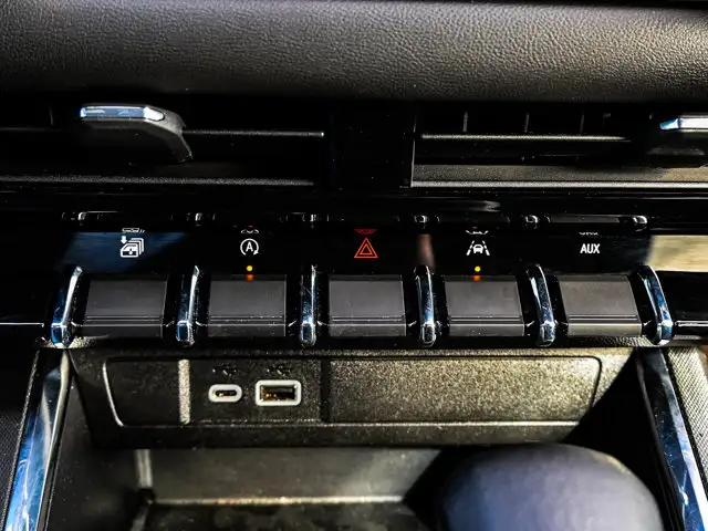 2024 GMC Canyon Elevation 2.7L - Photo 25