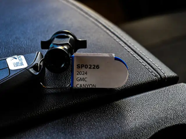 2024 GMC Canyon Elevation 2.7L - Photo 33