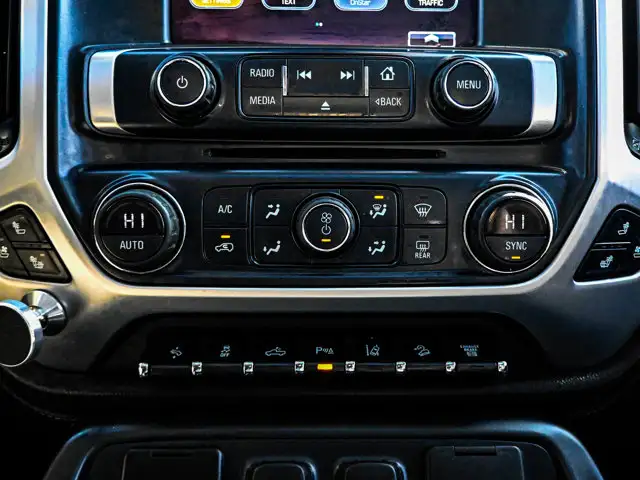 2019 GMC Sierra 2500HD SLT 6.6L - Photo 28