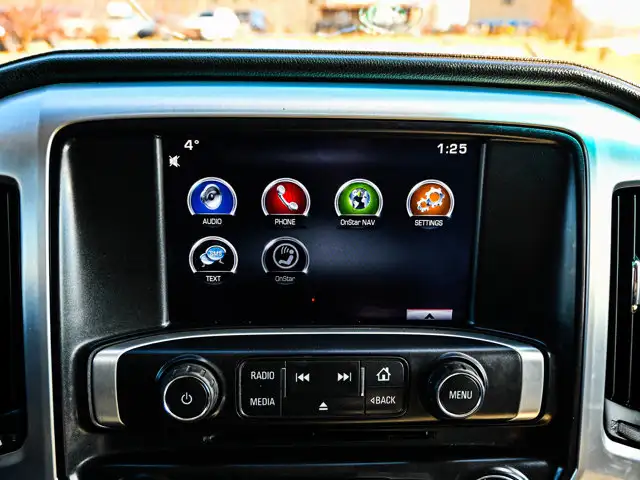 2015 GMC Sierra 2500HD SLT 6.0L - Photo 24