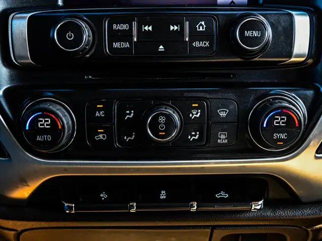 2015 GMC Sierra 2500HD SLT 6.0L - Photo 26