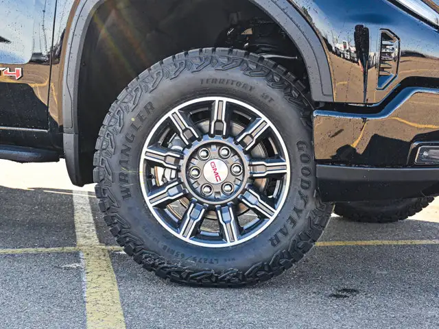 2026 GMC Sierra 1500 AT4 - Photo 5