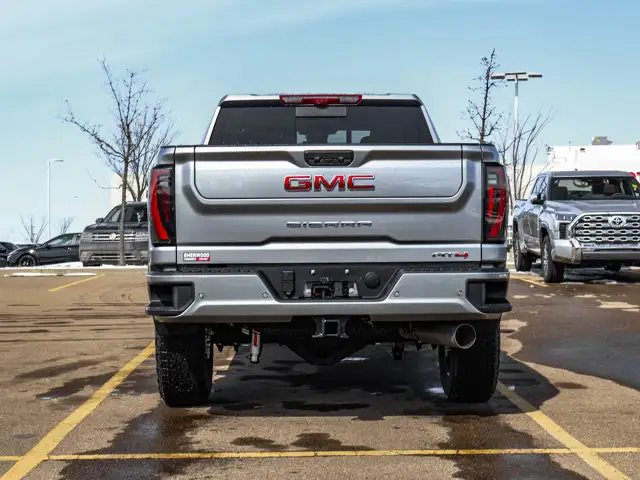 2026 GMC Sierra 3500HD AT4 - Photo 7