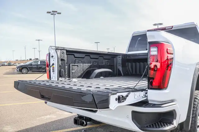 2026 GMC Sierra 3500HD Denali - Photo 8