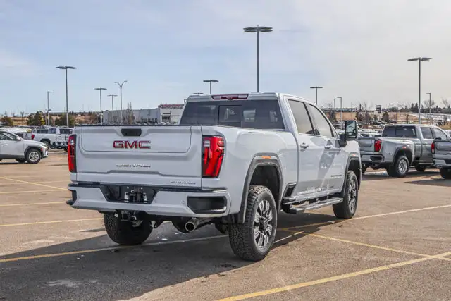 2026 GMC Sierra 3500HD Denali - Photo 9