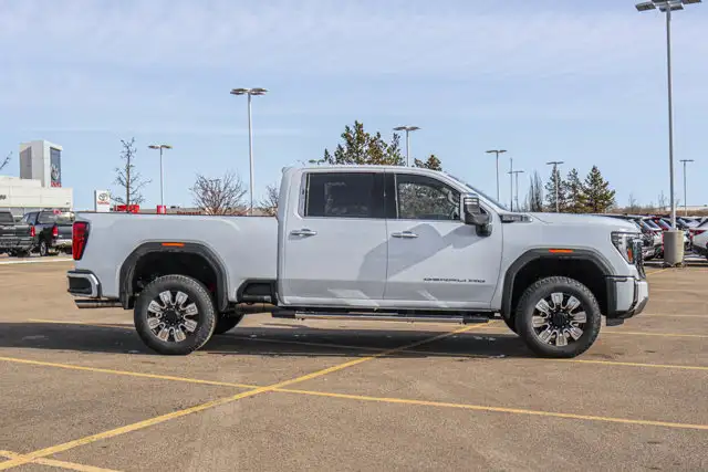 2026 GMC Sierra 3500HD Denali - Photo 10