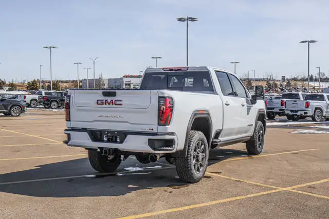 2026 GMC Sierra 3500HD AT4 - Photo 9